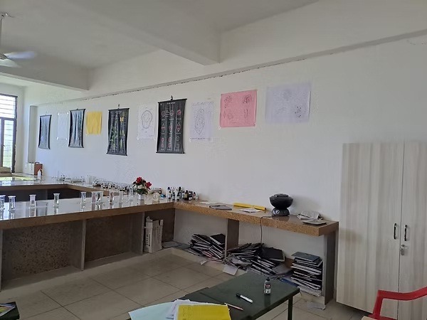 ramseen college ramseen science lab photo